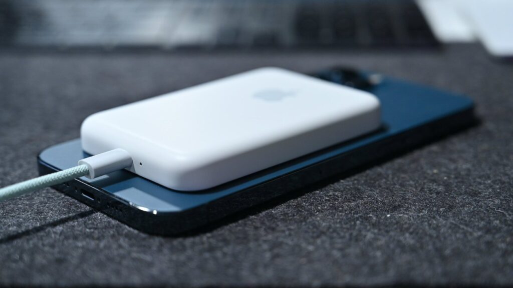 New iPhone MagSafe removal rumor makes no sense