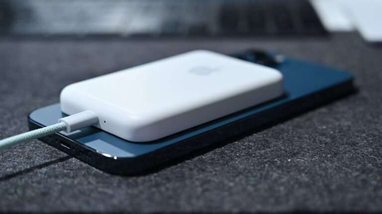 New iPhone MagSafe removal rumor makes no sense