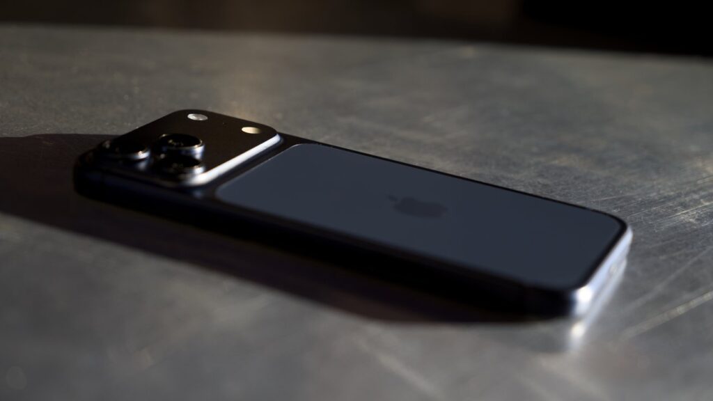 Samsung and Intel seen as alternatives to TSMC for Apple