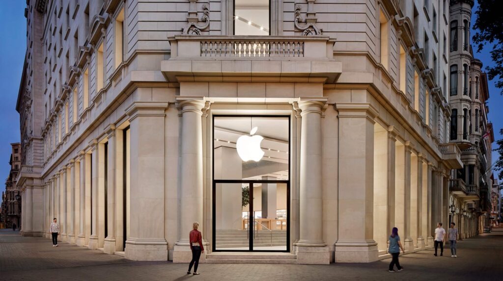 Barcelona’s beautiful Apple store reopens with a pickup station and more