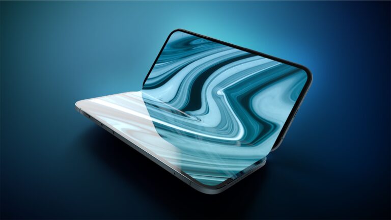 Few smartphone owners care about foldable devices or AI, survey suggests