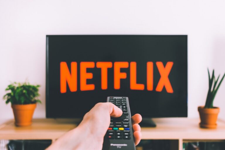 Watching Netflix with a VPN, is it legal and can you be blocked?