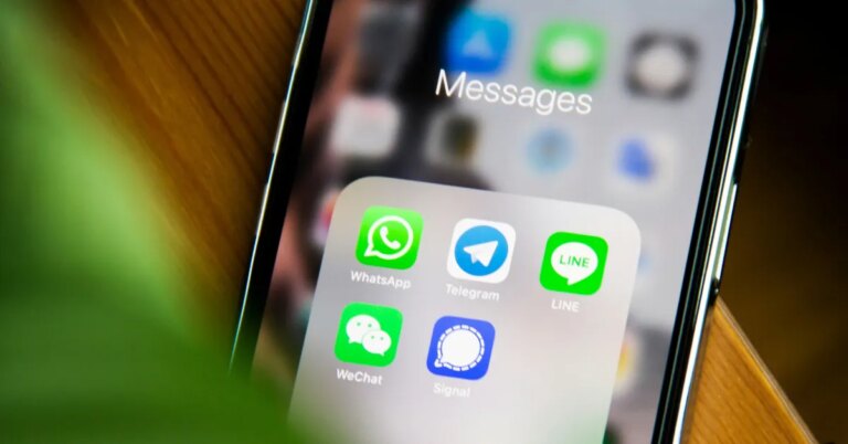 WhatsApp Plus subscriptions are now rolling out to iPhone