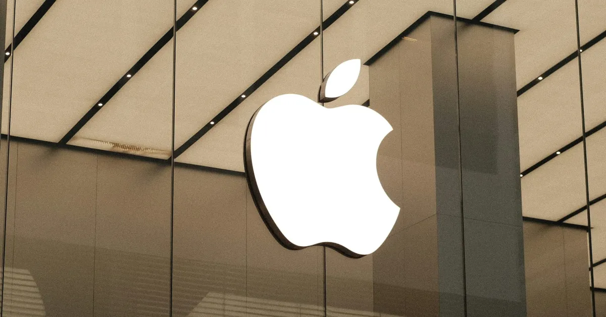 Apple pressured by lawmakers to close its first unionized store