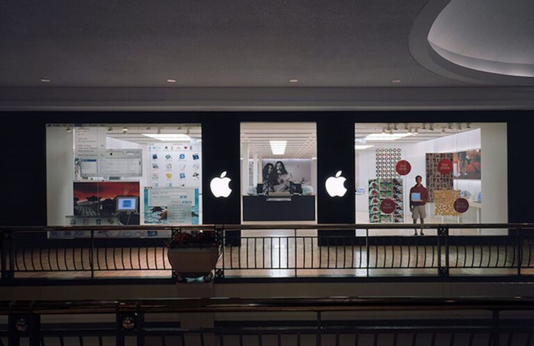 The first Apple retail stores opened 25 years ago today