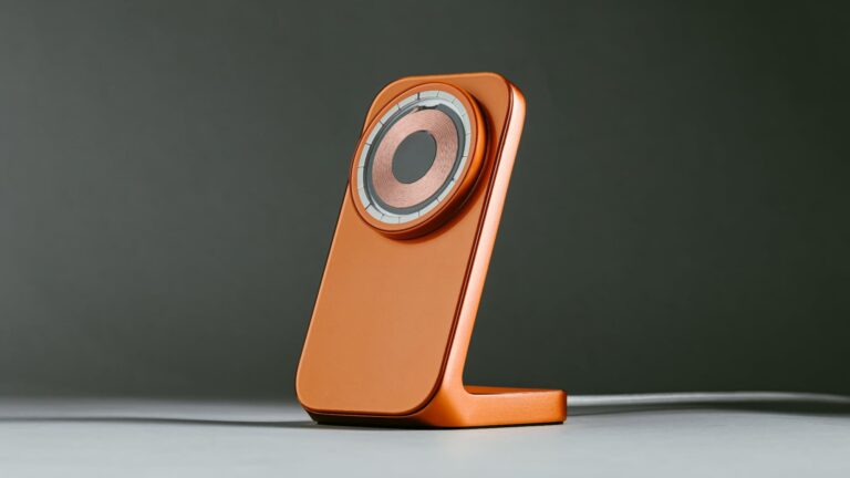 Nomad’s new Stellar Orange charger and Find My Card match the iPhone 17 Pro