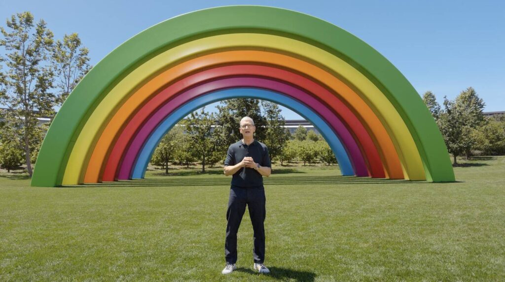 Tim Cook delivers farewell speech in his final Apple speech as CEO Tim Cook delivers farewell speech in his final Apple speech as CEO