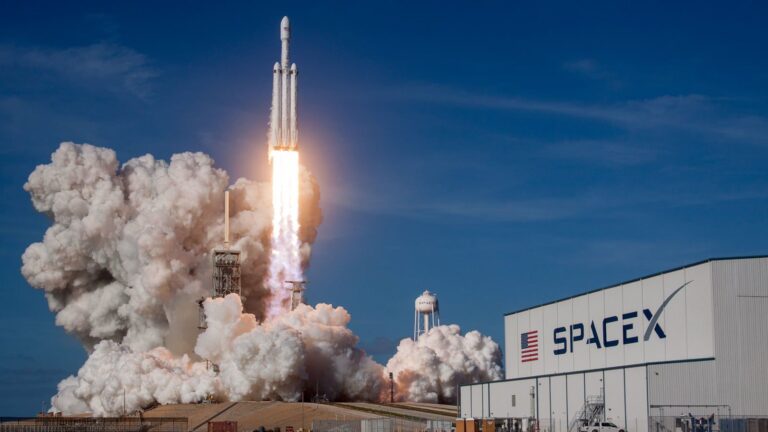 Elon Musk’s SpaceX showed off prototype AI device